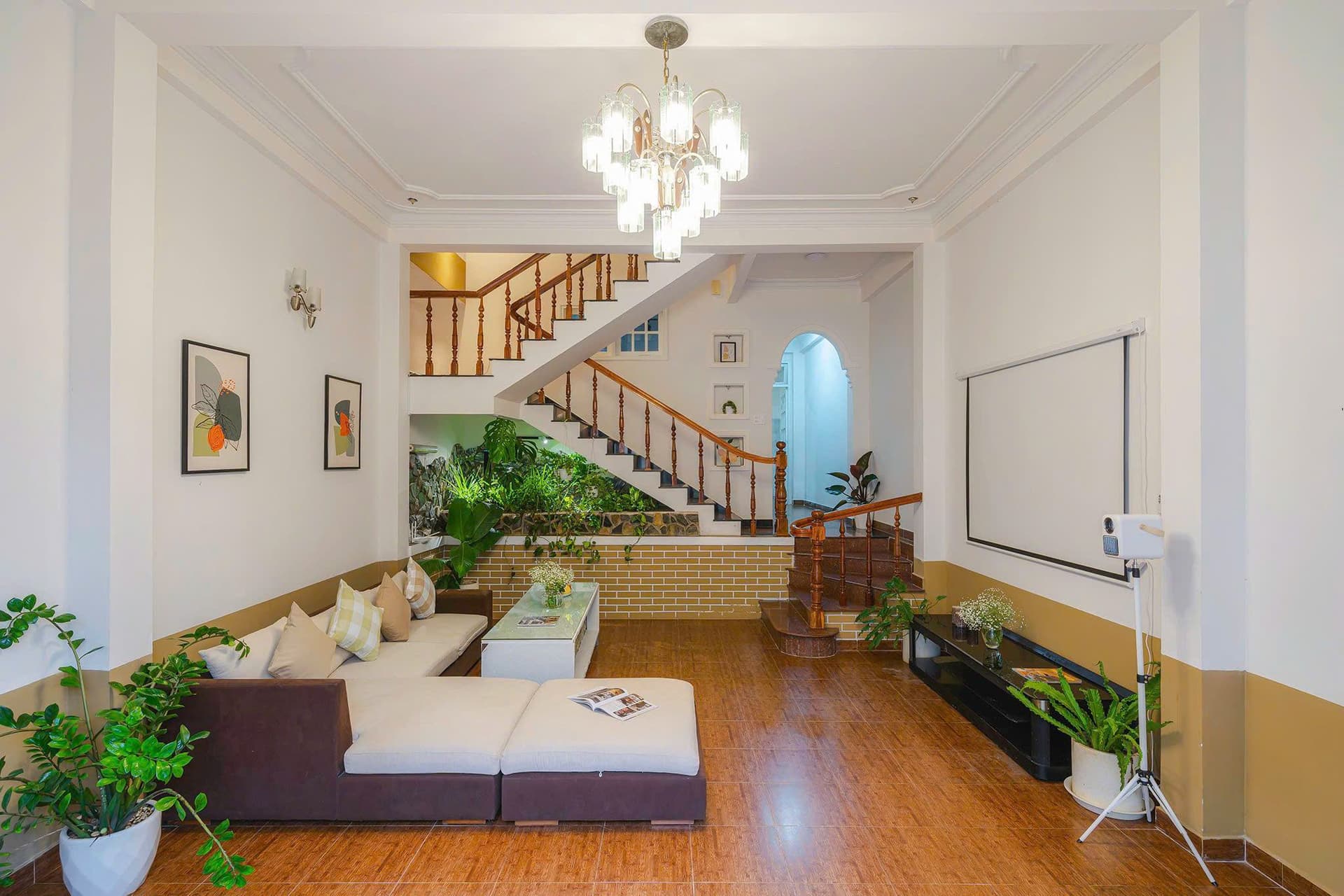Home 98 Bước Chân