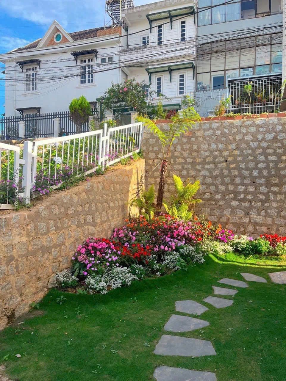 Nhà Mẹ Hà Nguyễn Hữu Cảnh